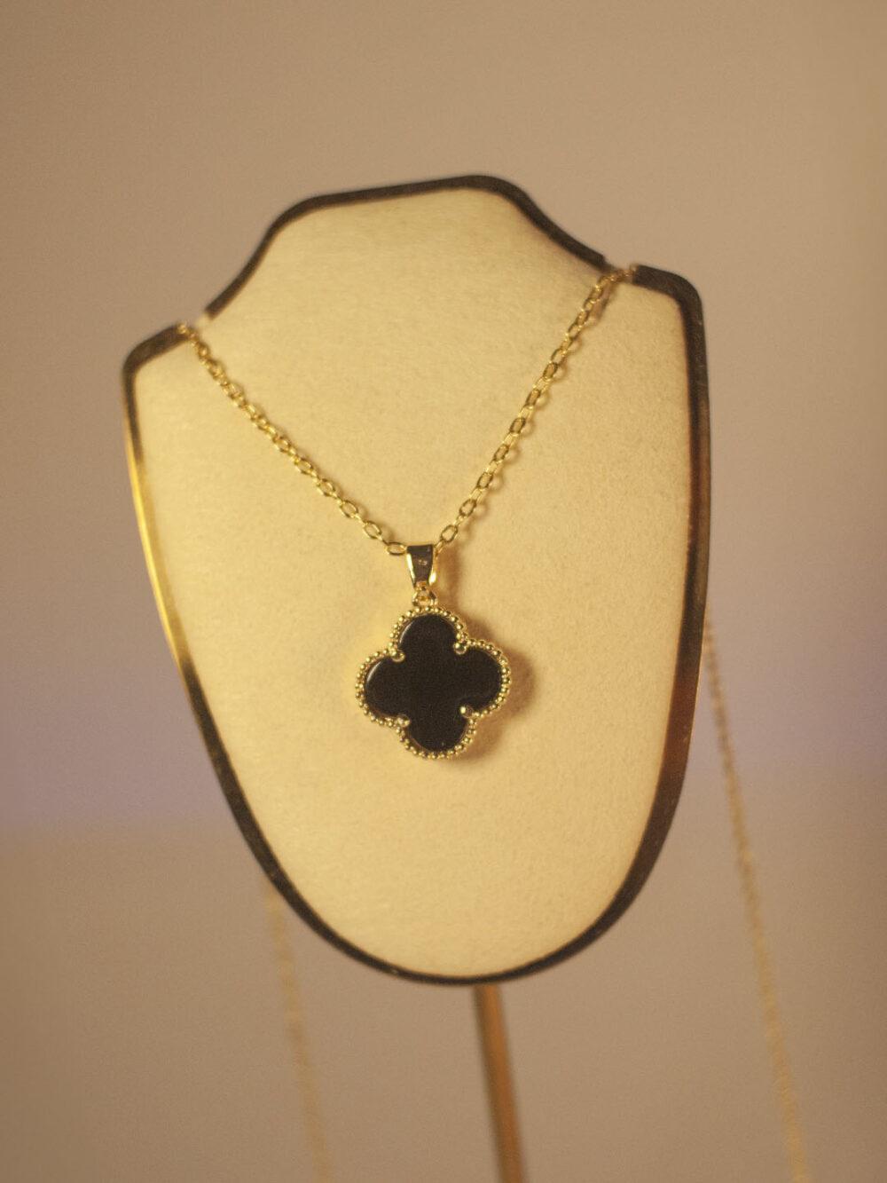 Trebol Collar Solitario Colgante Negra